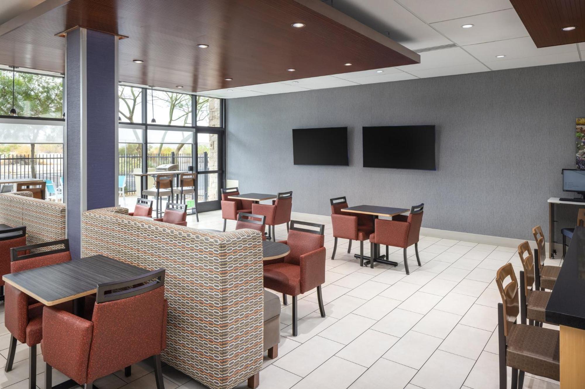 Holiday Inn Express & Suites Phoenix West - Buckeye By Ihg Exterior photo