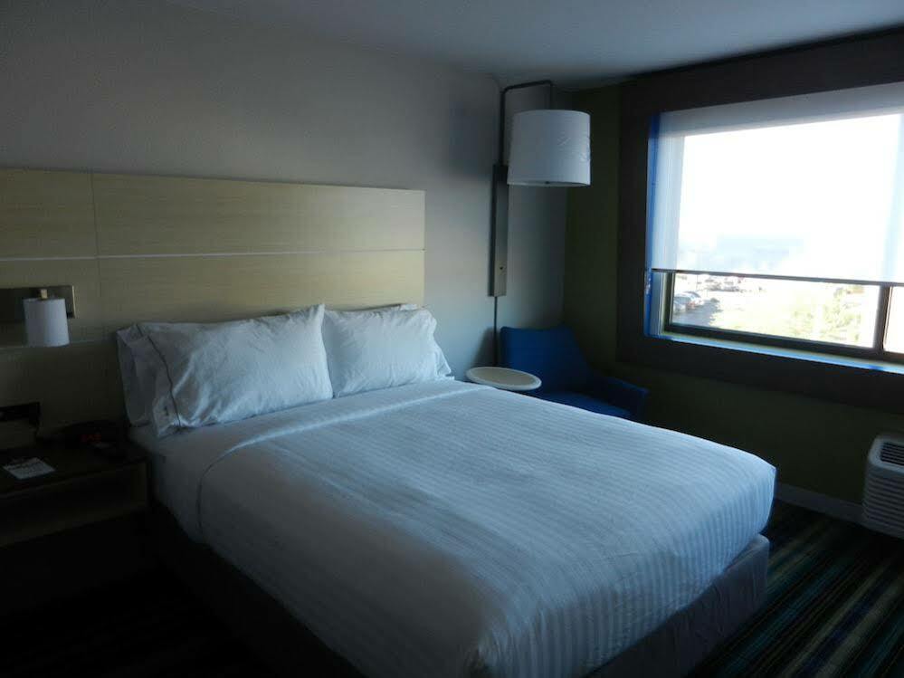 Holiday Inn Express & Suites Phoenix West - Buckeye By Ihg Exterior photo